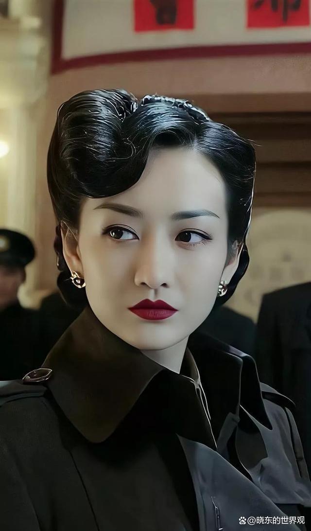 女演员们充满胶原蛋白的珠圆玉润妆容来看,央视对现如今的谍战剧似乎