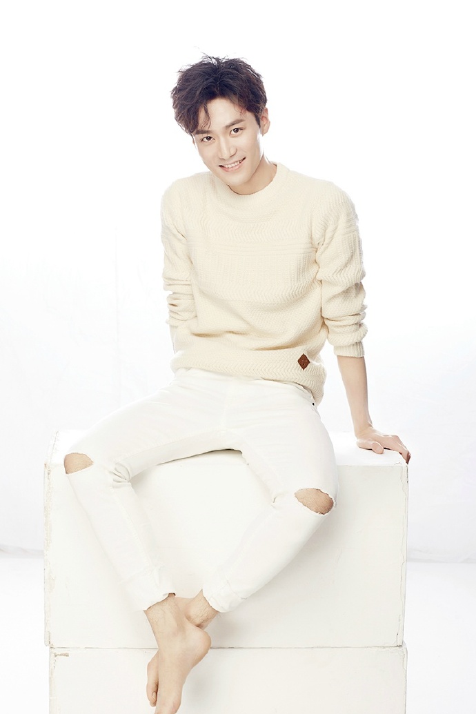 茅子俊最新秋日写真图片