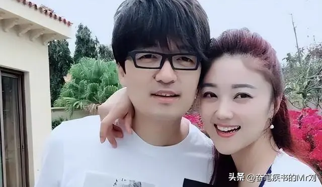 离婚6年,再看玖月奇迹王小玮和王小海的处境,夫妻差距一目了然_音乐
