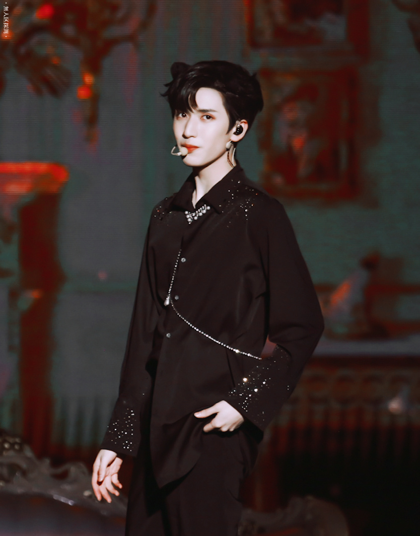 时代少年团严浩翔绝美九图 相册里选出来真的能让我自己一眼惊艳的