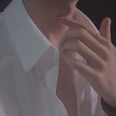 男生锁骨部位图