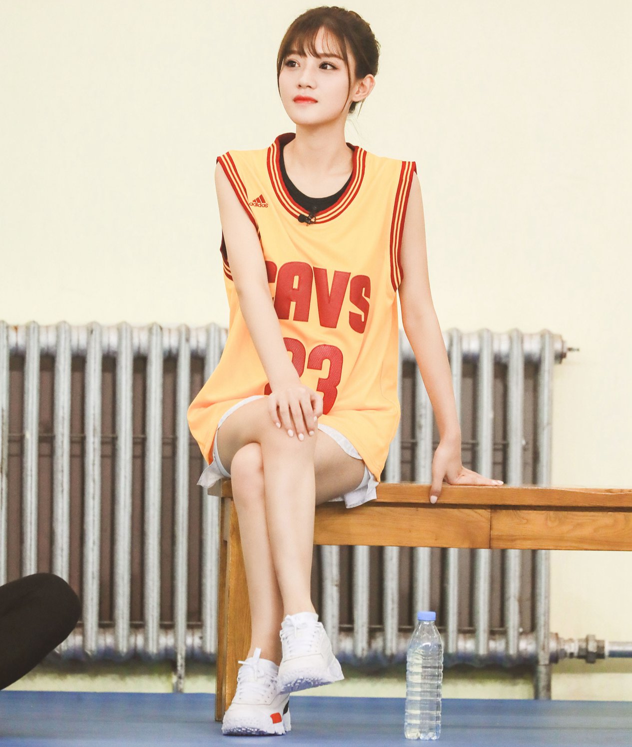 篮球经理陈意涵estelle上线 动情落泪为队员打气