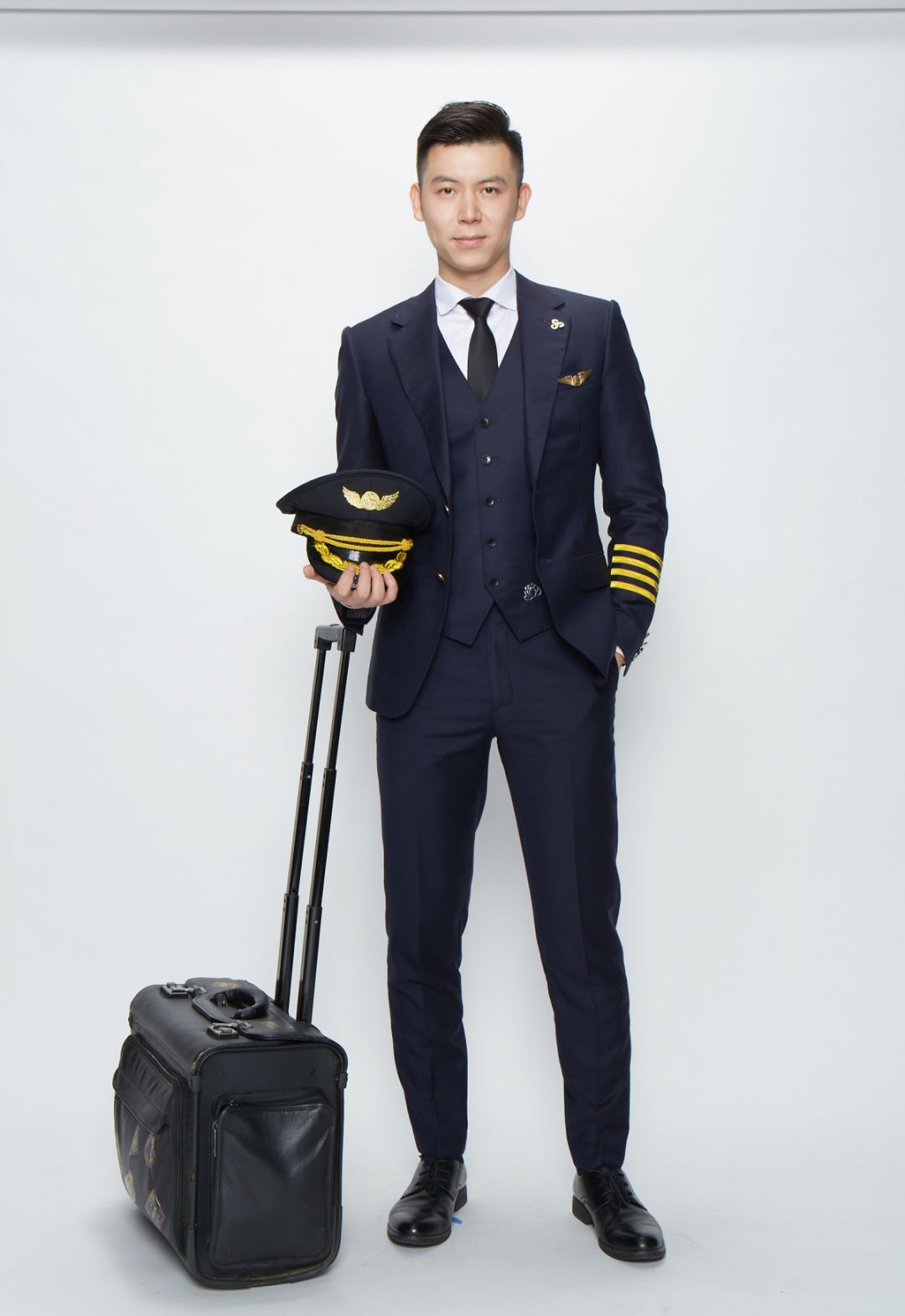 春秋航空最帅机长温润如玉圈粉众多