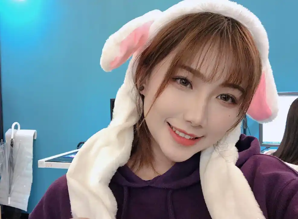 抖音网红钟婷xo胡钟婷个人生活照图片写真钟婷xo近期高清壁纸图