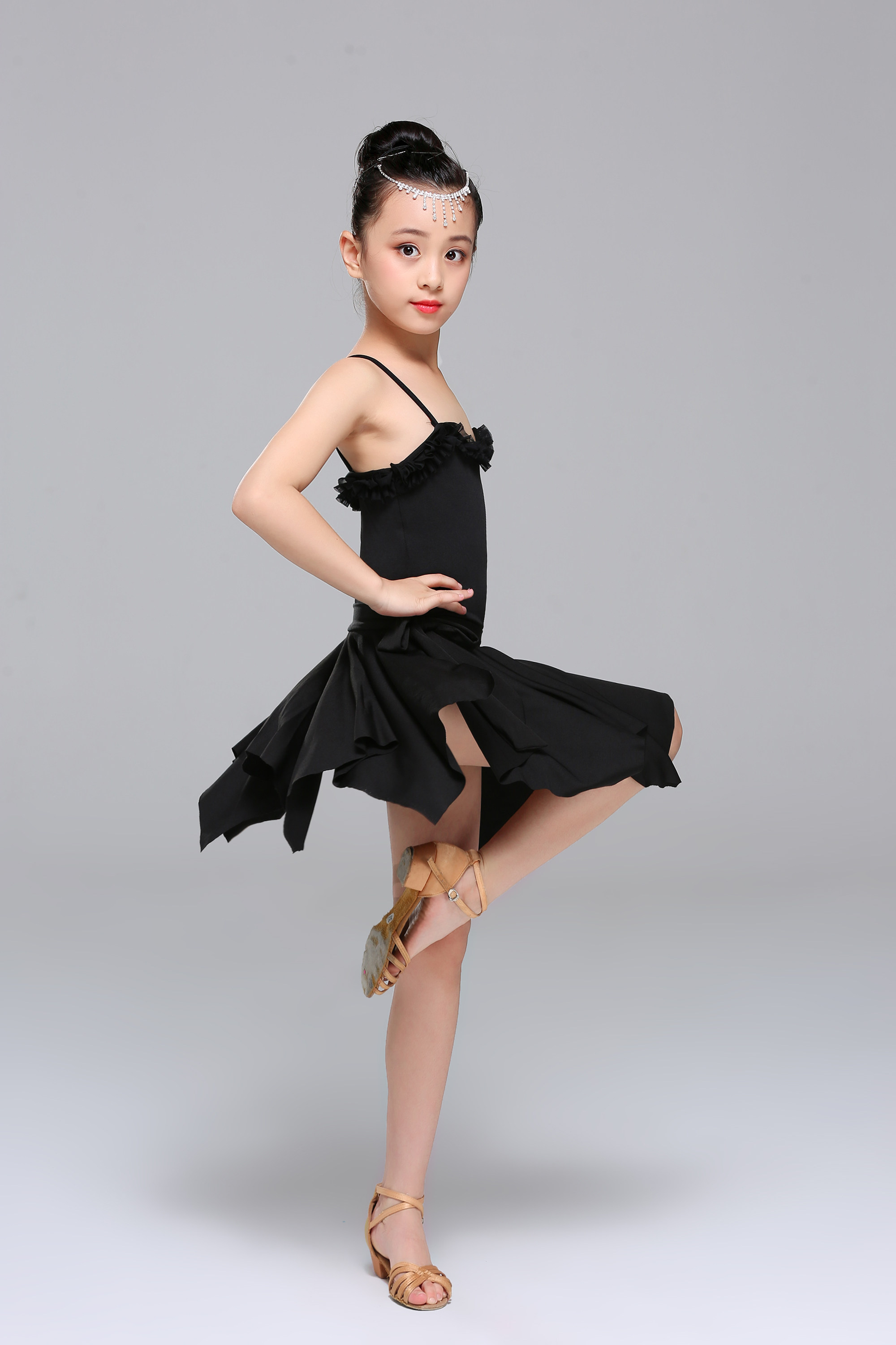 拉丁舞服装女儿童夏季分体舞蹈练功服演出表演服吊带拉丁舞围巾裙