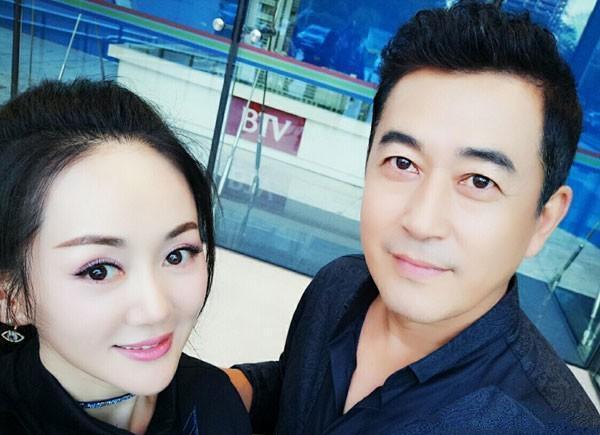 刚走红就想换老婆,与小娇妻相识3天后闪婚,如今只能跻身出租屋_王志飞