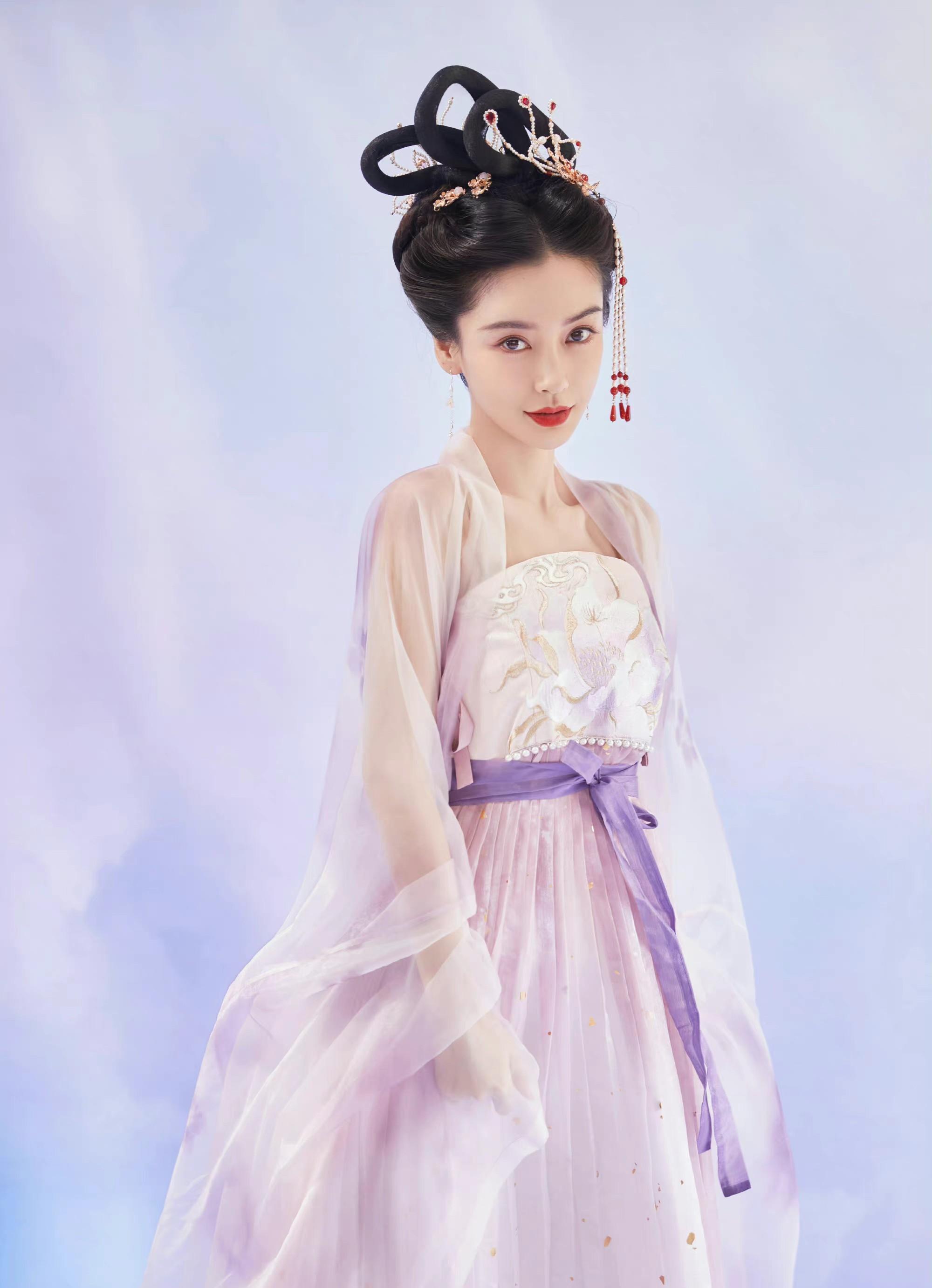 穿衣品味越来越高,古装原来更有魅力_汉服_杨颖_色彩