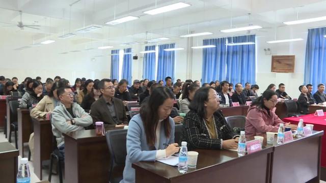 11月16日下午,大理市下关第四中学正阳校区与巍山县人民政府"省管校用