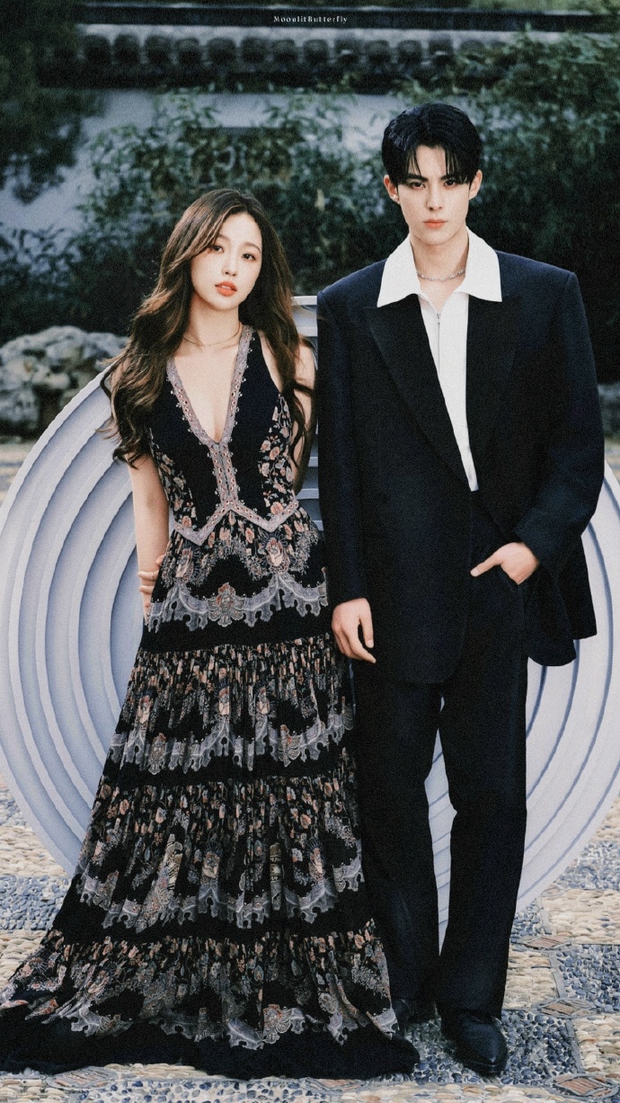 苍兰诀九号摩登封面##虞书欣王鹤棣合照##苍兰诀 上头##八月苍兰甜蜜