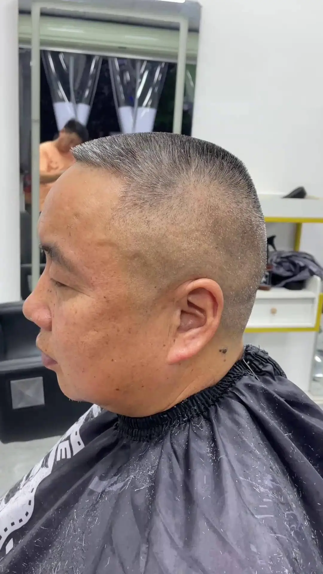 剪平头其实很简单,掌握这几大手法就可以了,零基础剪发教程 在家理发