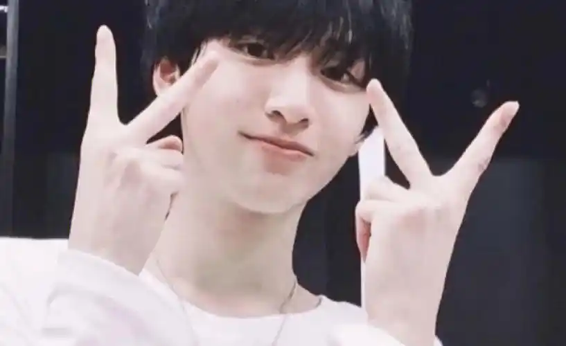 严浩翔氛围感神图特辑壁纸照片