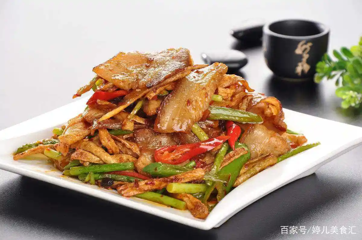 土豆回锅肉,好吃的家常菜,下饭的家常菜!