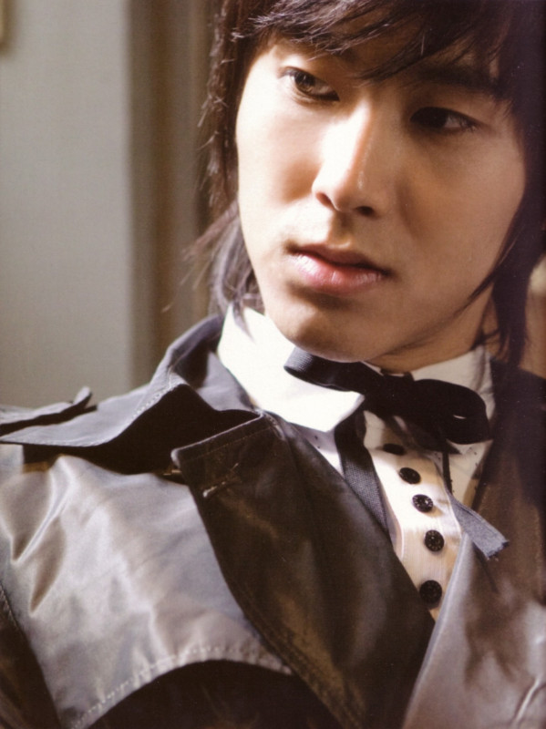 急求东方神起巴黎写真高清图无logo的 谢谢亲们