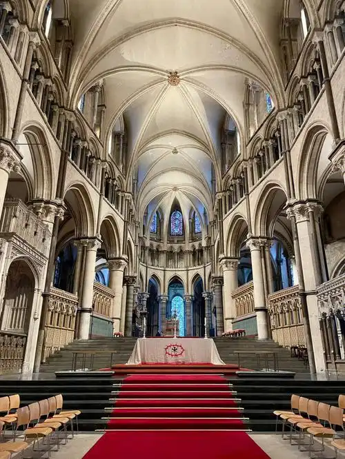 始建于公元597年,是英国最古老,最著名的基督教建筑之一99地址