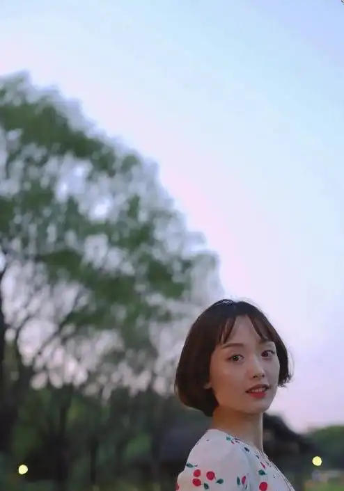 婉转悠扬,袅袅娜娜——台上潇洒台下俏丽的徐派小生王婉娜