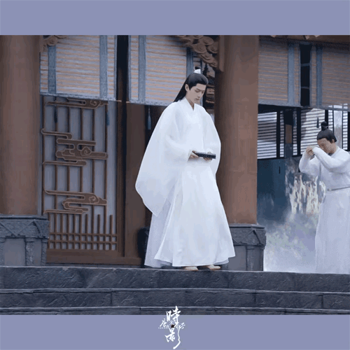 《玉骨遥》肖战光脚的不怕穿鞋的[微笑][微笑][微笑] 肖战是不是内娱