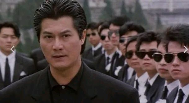 1986年,邓光荣打电话跟向华强说,借周润发50天时间拍电影.