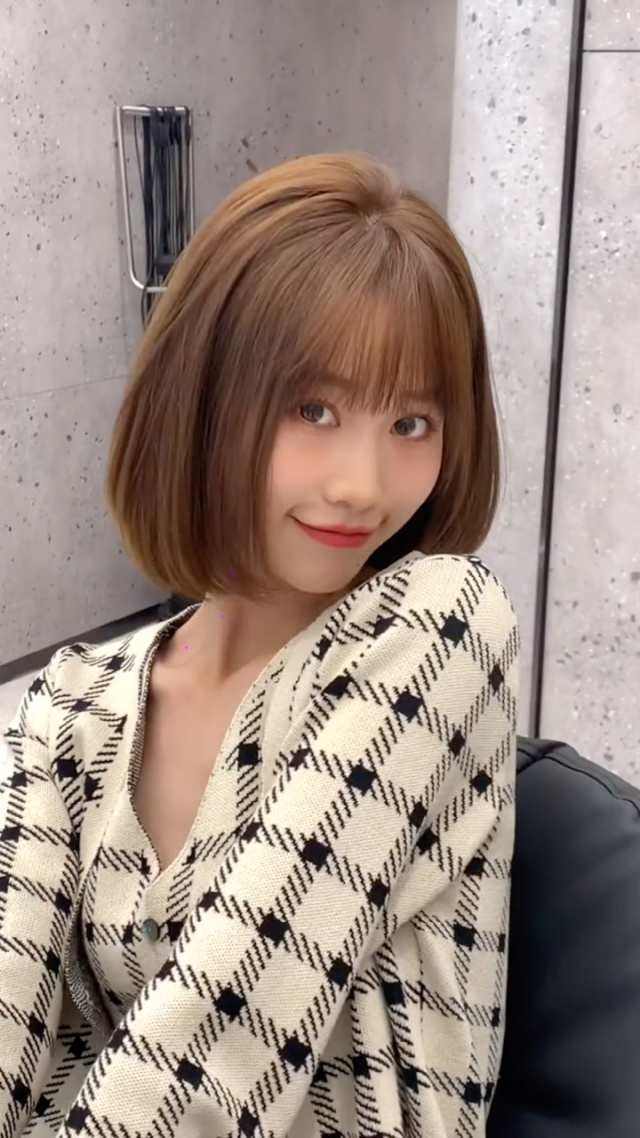 2021最火初恋发型 减龄短发发型 这款初恋发型最大亮点 是搭配的眉上