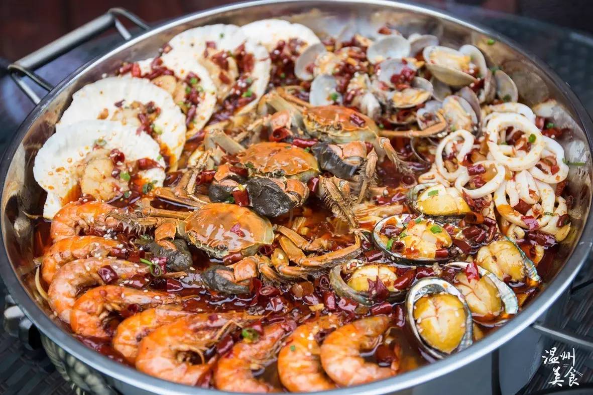 据说冷空气就要来温州了 能和朋友一起吃上一份毛孔喷张的麻辣海鲜锅