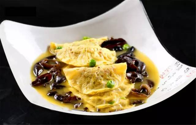 顶汤烩蛋饺19元蒜苗炒酱肉19元野菜