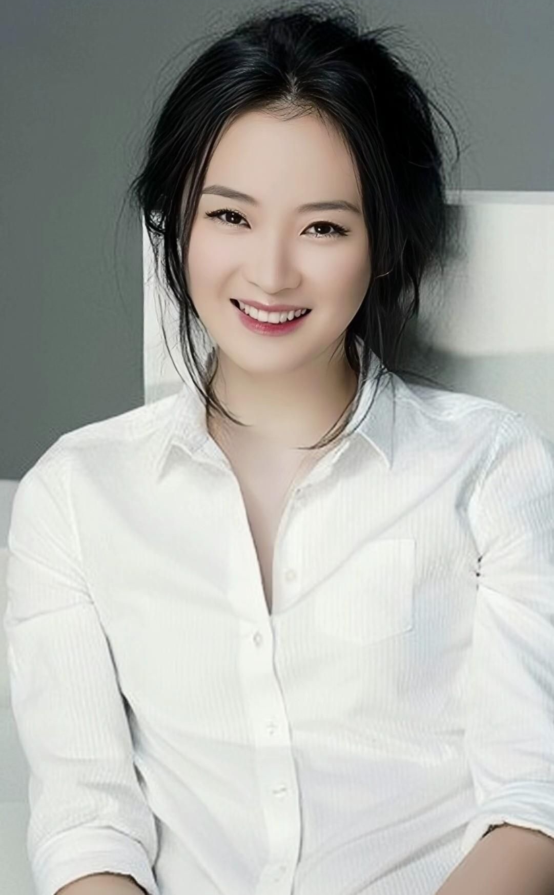 王艳高清冷艳美照,楚楚动人!