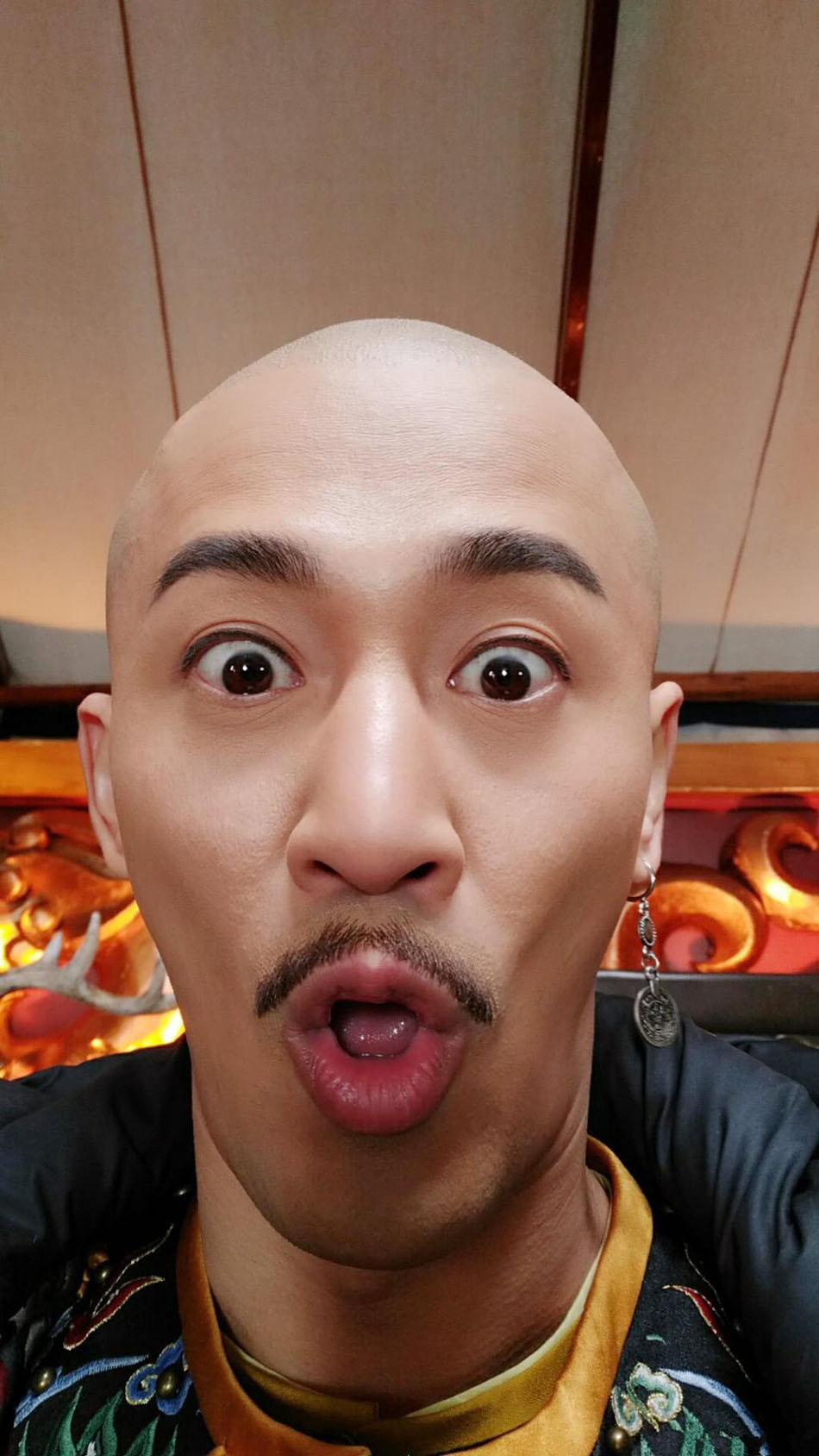 林峯发型怎么剪林峯光头造型硬是帅