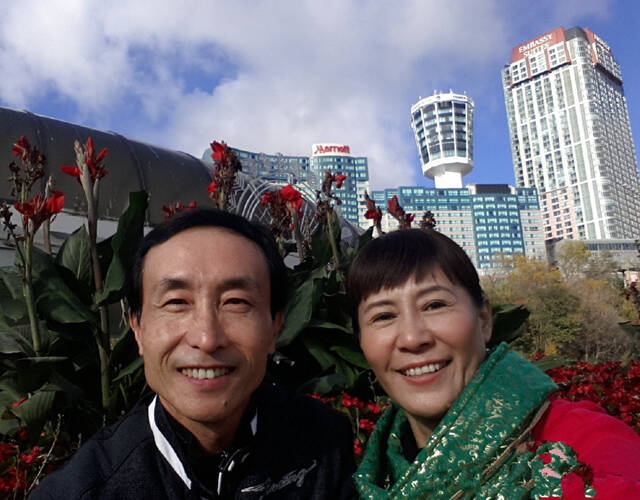 巩汉林与金珠.(资料图)